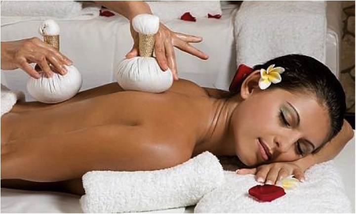 Thai Herbal Hot Compress Massage