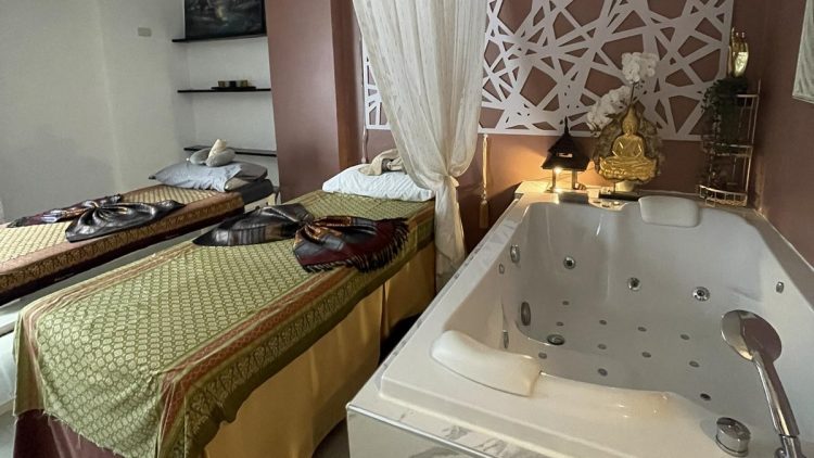 Private Massage Room with Jacuzzi in Patong